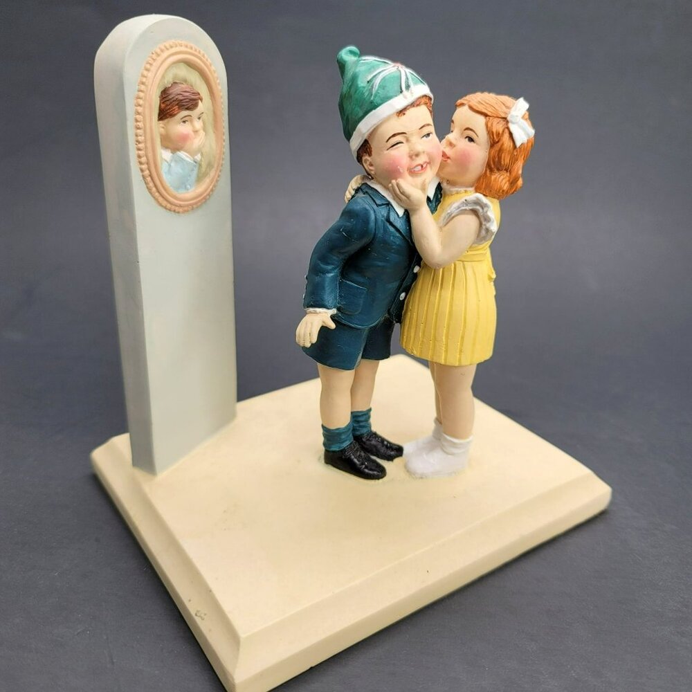 Saturday Evening Post Figurine Girl Kissing Boy Francis Tipton Hunter LE PD007
